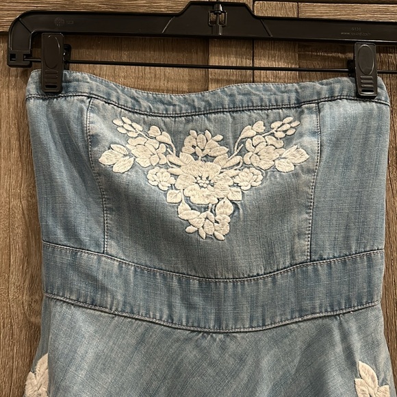 Abercrombie and Fitch strapless mini dress - Picture 2 of 7